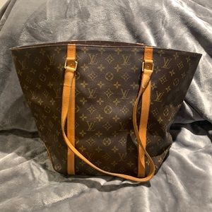 Authentic Louis Vuitton Monogram Canvas Sac Shopping kept in Pristine Condition
